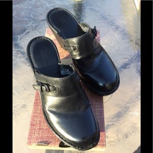 Born Clogs D47203